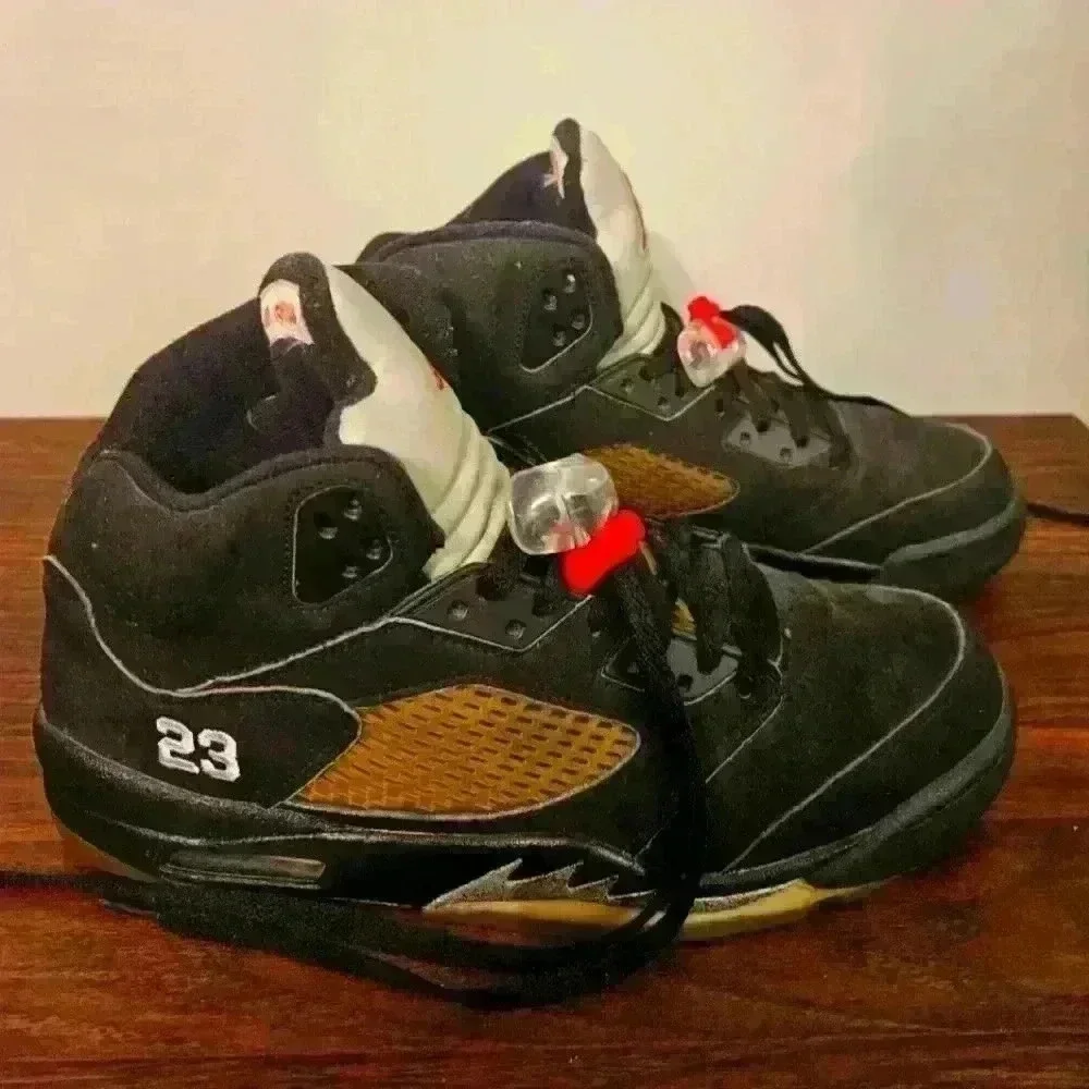 Nike Air Jordan Black Metalic Retro 5 136027-004 Mens Sz 9.5 VGUC